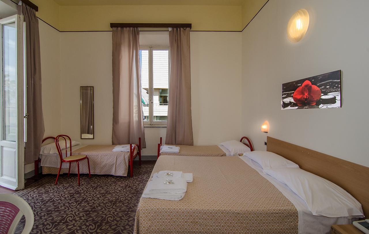 Hotel Ambra Viareggio Habitación foto